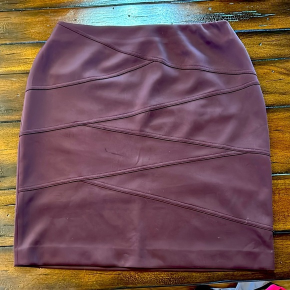 Deep purple skirt - Picture 4 of 5